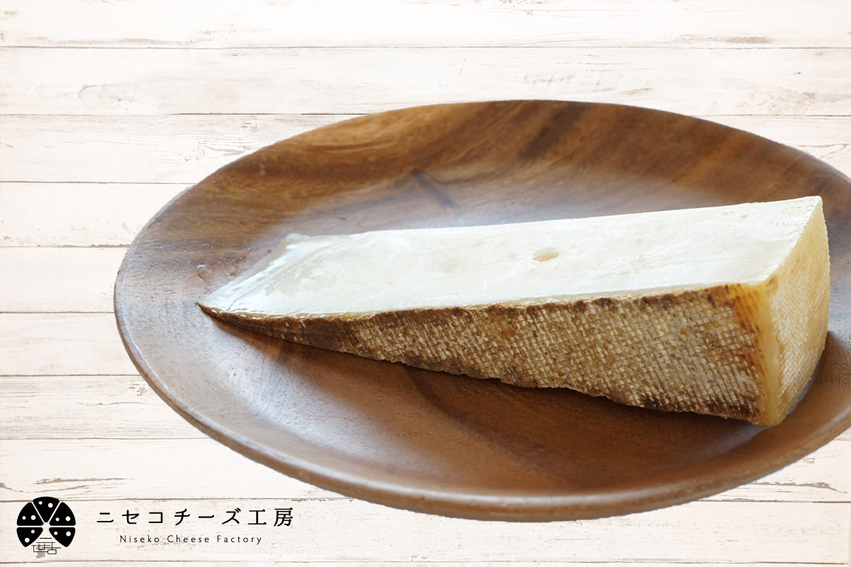 セミハードチーズ 二世古 楓【kaede】12ヶ月 100ｇ【ニセコチーズ工房】
